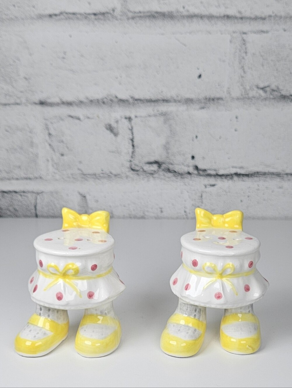 Vintage Klassen Giftware Girl Shoes Salt Pepper Shakers Japan Yellow